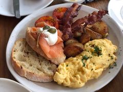 -ROAST coffee & eatery