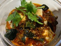 皮蛋拌豆腐-川人川菜馆·小龙虾·鲜虾现做(黄山路店)