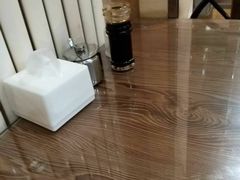 餐具摆设-清真吴记门钉肉饼·喜多利