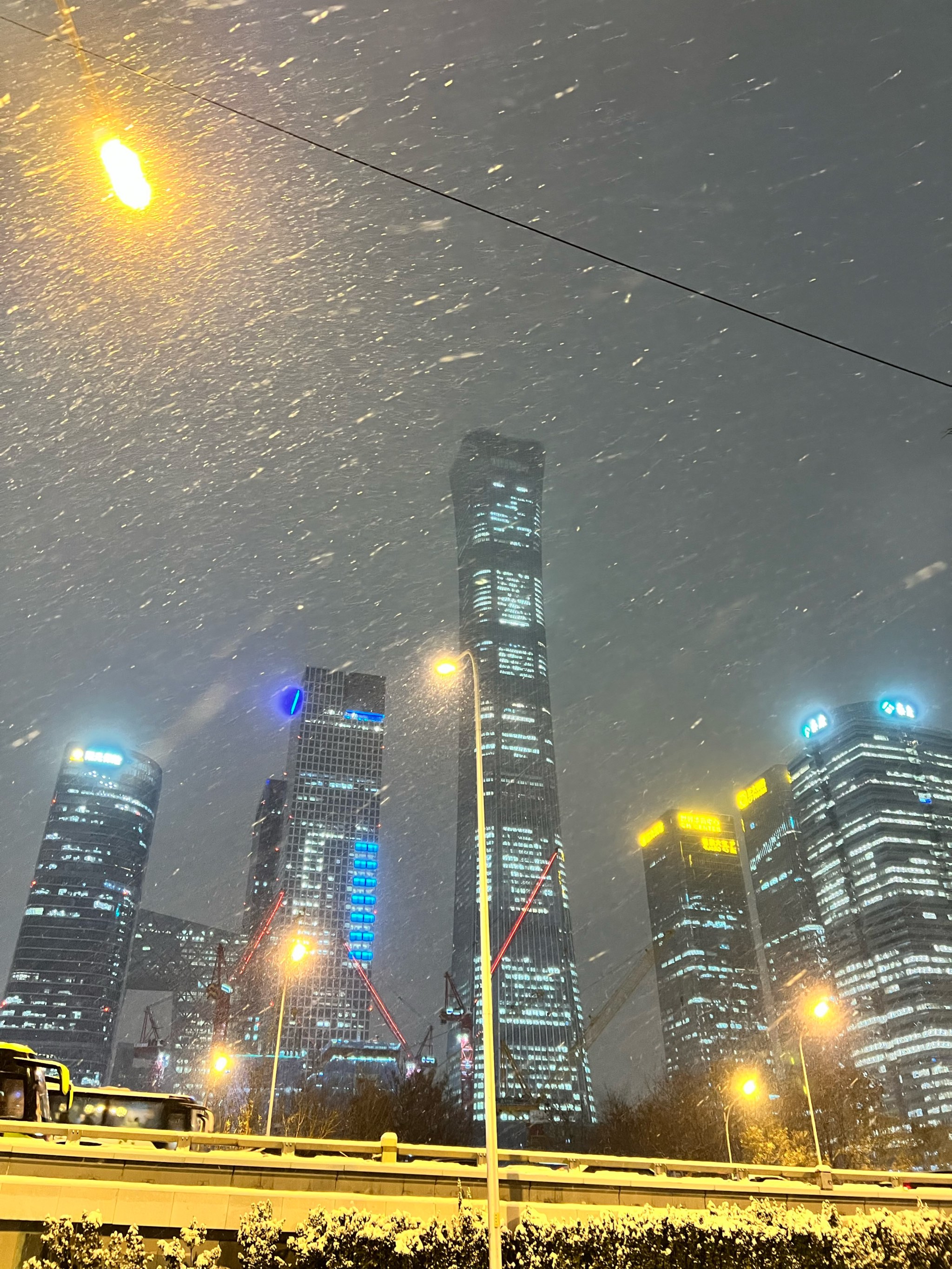 北京国贸下雪图片图片