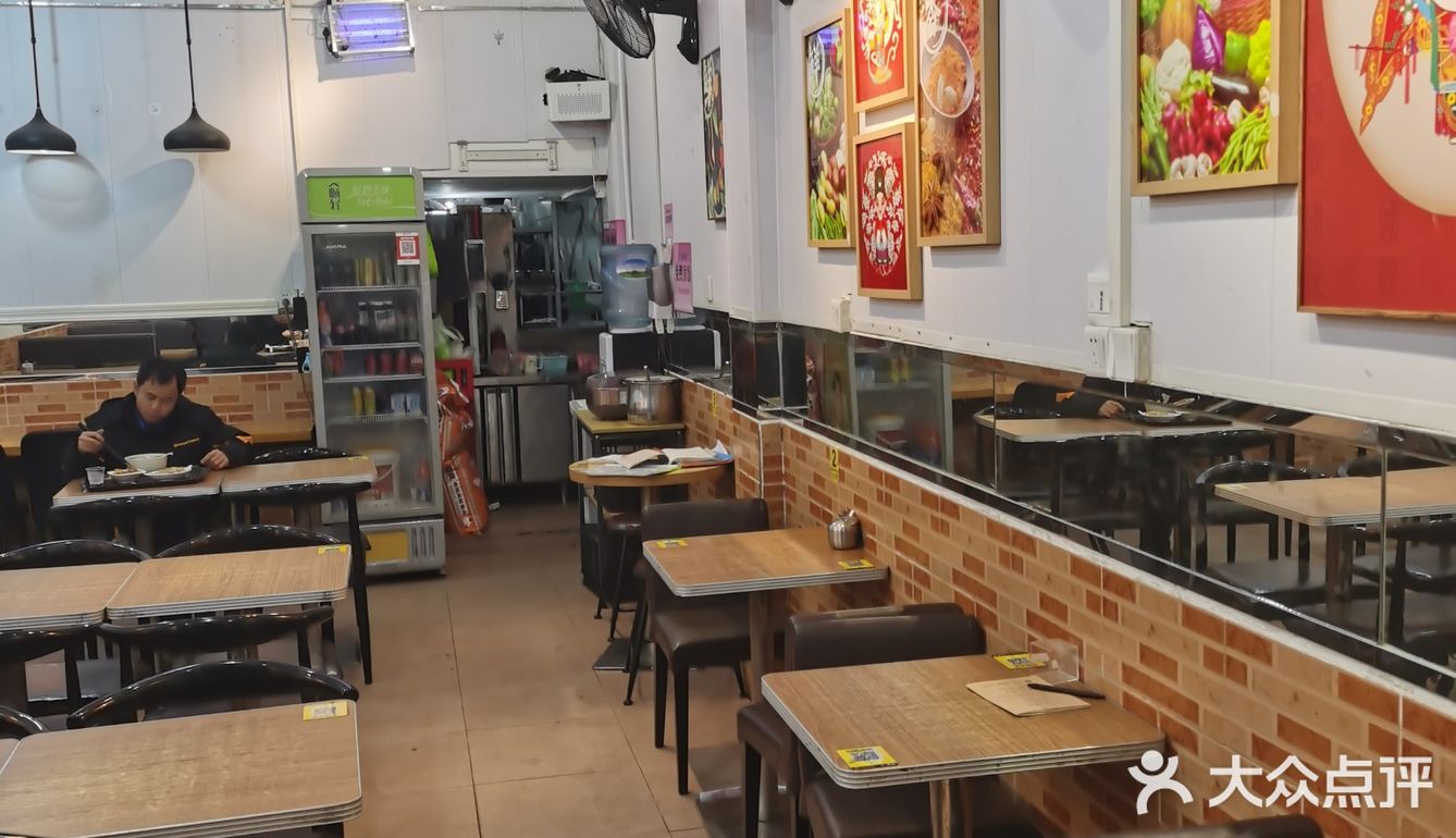 大众化价格较实惠，菜品热烫可口，工薪阶层街坊民众便利饭堂[种草]