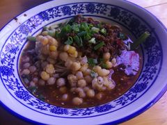 -渝之汇牛肉豌杂面