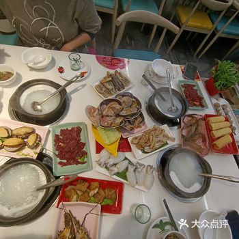 上次试过陈记的，同事想来试试这家 今天终于如愿以偿