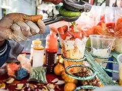 -席娜卡琳火车铁道夜市