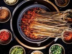 -两三事小郡肝串串香火锅(桂庙店)