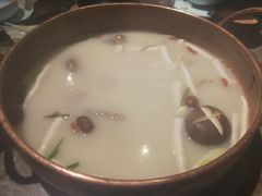 -三人行骨头王火锅(长寿店)
