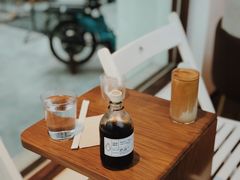 -Line 咖啡(石厦花园店)