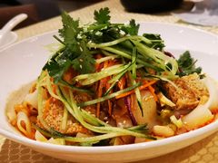 石河子凉皮-巴扎美食·新疆菜·西域歌舞表演餐厅(新疆大厦店)