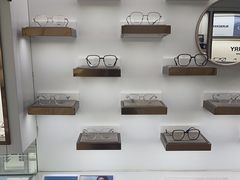 -翰佐蔡司小乐圆·依视路星趣控·暴龙眼镜折扣店