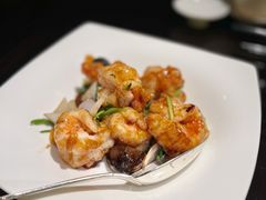 黑蒜大千爆虾球-北京四季酒店·采逸轩
