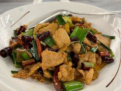 宣威小炒肉-蔼若春.传承三十年云南菜(金碧公园店)