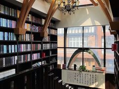 -钟书阁(松江泰晤士小镇店)