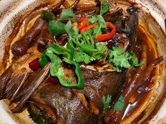 砂锅凤爪鱼头-周家二小姐的菜(西津渡店)