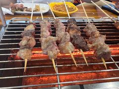-哈尔滨小酒馆·鲜肉现穿自助烧烤(康新花园店)