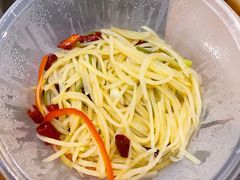 酸辣土豆丝-叶派龙虾•招牌香辣蟹·海鲜(中海国际店)