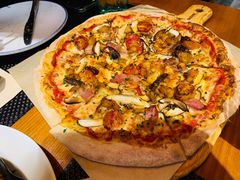 意大利鸡肉菌菇披萨-百特喜·意大利餐厅(八佰伴镇江店)