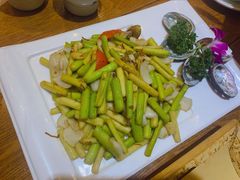 -黄泥岗·地道湖北菜(奥特莱斯店)