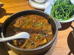 -帅巴人舅母子腊蹄民俗村