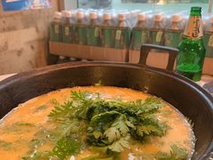 -鲜入围煮花胶鸡海鲜火锅