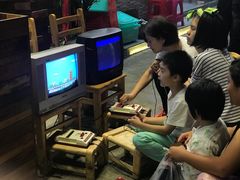 等位区-甘记凤爪烧烤(司门口黄鹤楼地铁站店)