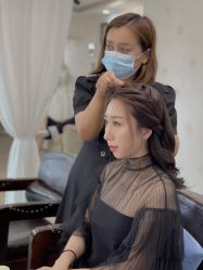 -红馆妆造(中央大街店)