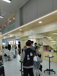 -十六番发型师事务所