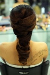 精致的后发-上海彩妆秀摄影设计有限公司