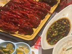 -肥肥虾庄·金牌油焖大虾(汉口城市广场店)