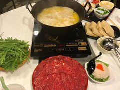 -鲜入围煮花胶鸡海鲜火锅