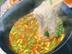 -梁老三麻辣鸡头总店