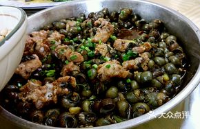 Stewed Spare Ribs with Freshwater Snails