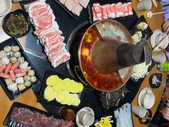 -果松木炭酸菜铜火锅·外婆参鸡汤