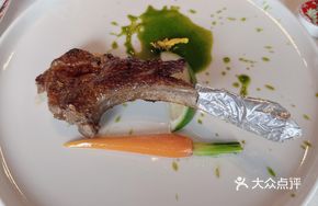 New Zealand T-Bone Lamb Chop with Mint Sauce