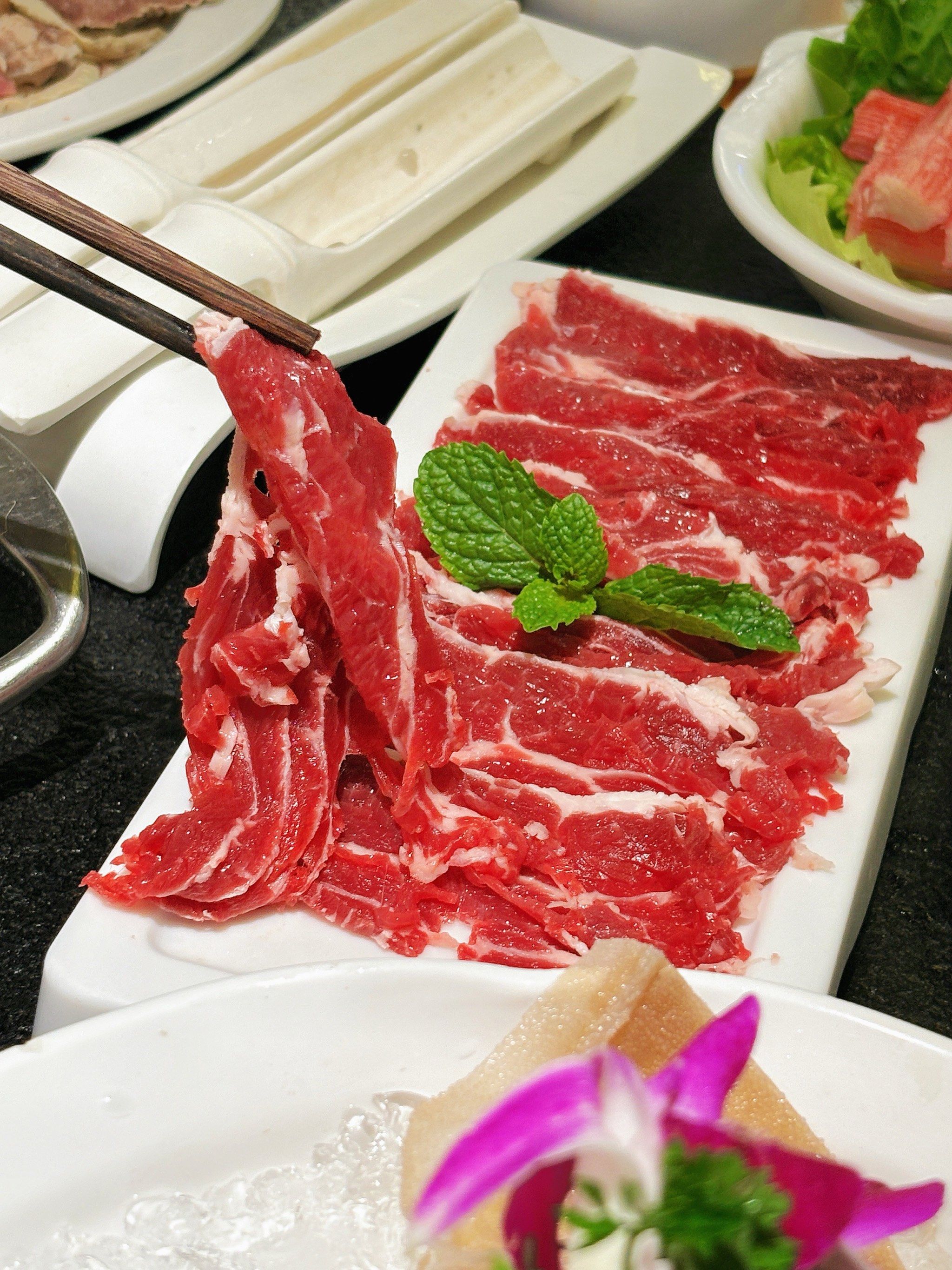 人均60r吃到扶墙出!贵州鲜切黄牛肉火锅冲这