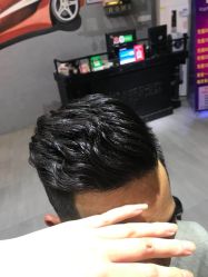 点击看大图 -首艺造型KM潮牌沙龙