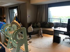 -上海滴水湖皇冠假日酒店