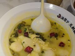 -渝是乎酸菜鱼·川渝小炒(新世界百货望京店)