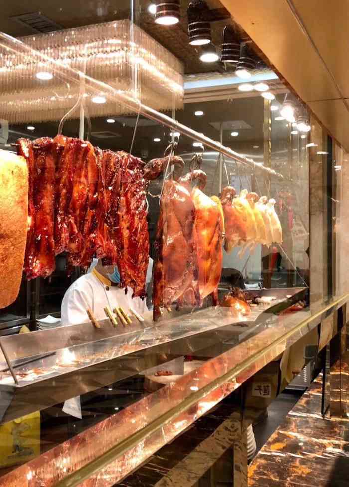 顺德人家食府(黄金广场店)-"今天早上喝的早茶,那么大的一个餐厅,人山