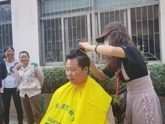 -首脑美容美发化妆美甲培训学校(龙岗校区)
