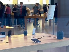 -Apple零售店(华贸购物中心店)