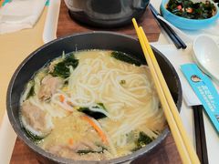 -灵芝妹子海鲜米线(香炉礁山姆店)