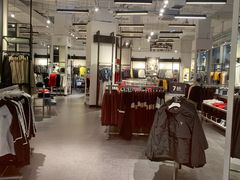 -Gucci(首创奥特莱斯店)