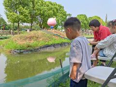 -田园东方蜜桃村的田野营地
