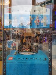 -乐高品牌旗舰店(人民广场店)