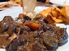 德式红酒烩牛肉配炸土豆-中山路壹号传奇club·啤酒花园餐厅
