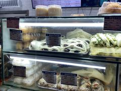 面包甜点陈列柜-白玉兰食品(甜云店)