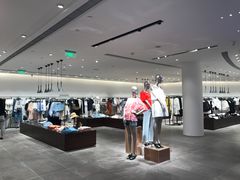 -URBAN REVIVO(高德置地广场·春广场店)