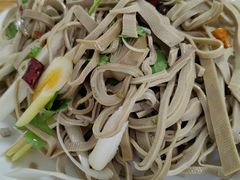 -溢心园香河肉饼总店