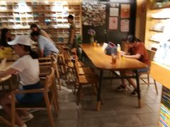 大堂-猫的天空之城概念书店(苏州诚品店)