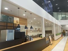 -杭州中沃沃尔沃4S店(滨江区店)